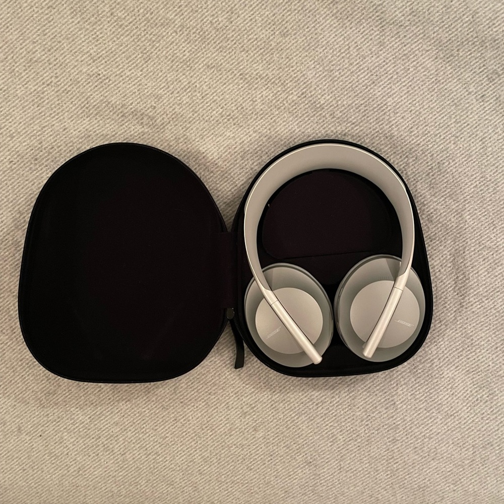 Bose Noise Cancelling 700 bluetooth headphones